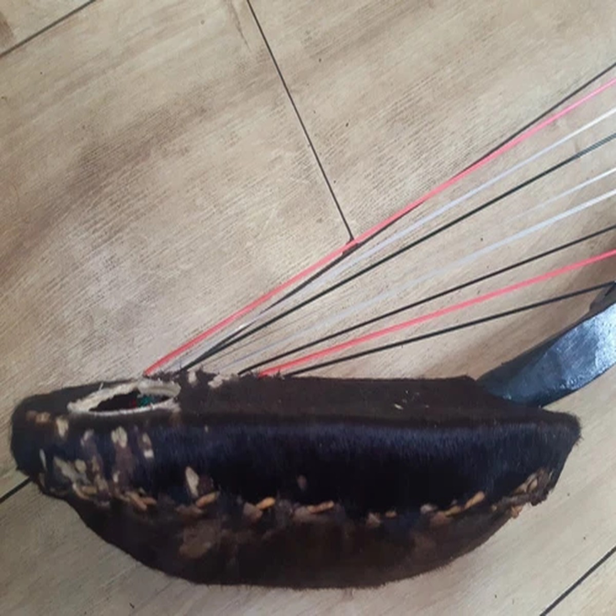 "Vintage 8 String Kenyan Lyer Harp"